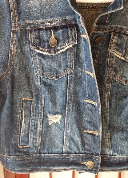 Resale shop🛑LAST CHANCE 5.12.24 Darker Washed resaleDenim Jacket - Picture 4 of 8